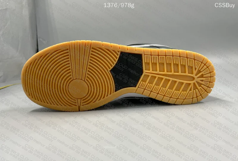 Nike SB Dunk Low Pro Black Gum SKU: CD2563-006