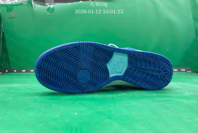 Nike SB Dunk Low Pro Blue Raspberry 2