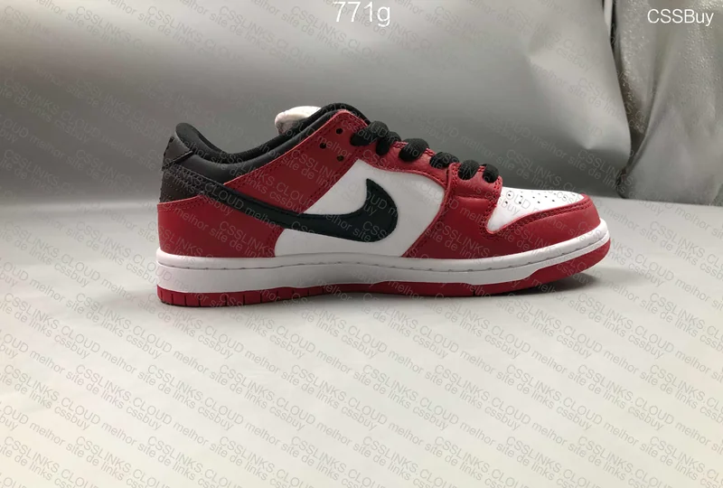 Nike SB Dunk Low Pro Chicago 3