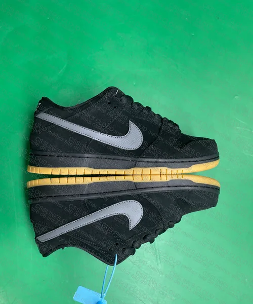 Nike SB Dunk Low Pro Grey Black 3