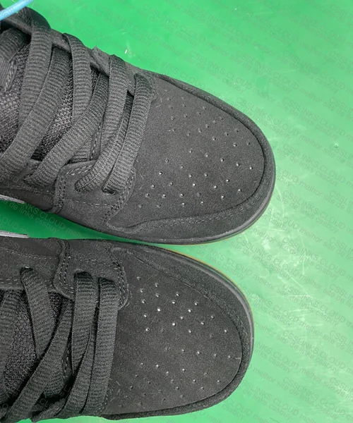 Nike SB Dunk Low Pro Grey Black 6