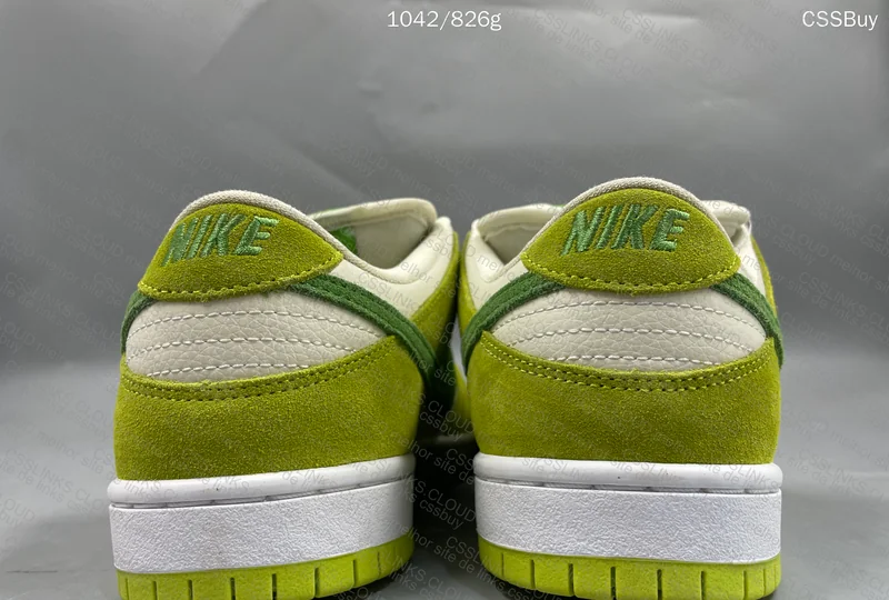 Nike SB Dunk Low Pro Sour Apple