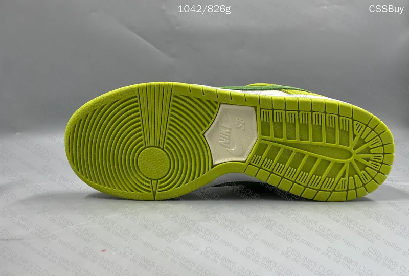 Nike SB Dunk Low Pro Sour Apple 3