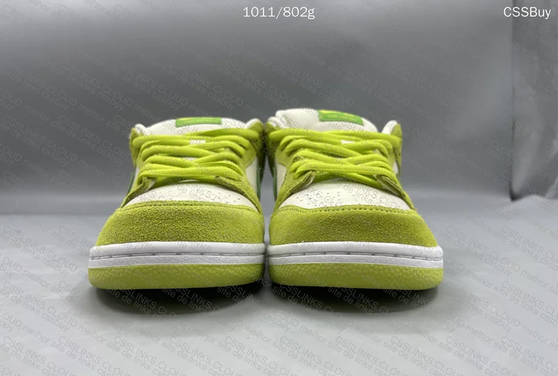Nike SB Dunk Low Pro Sour Apple 2