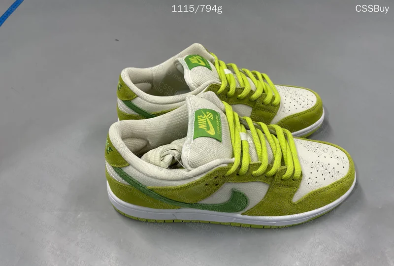 Nike SB Dunk Low Pro Sour Apple