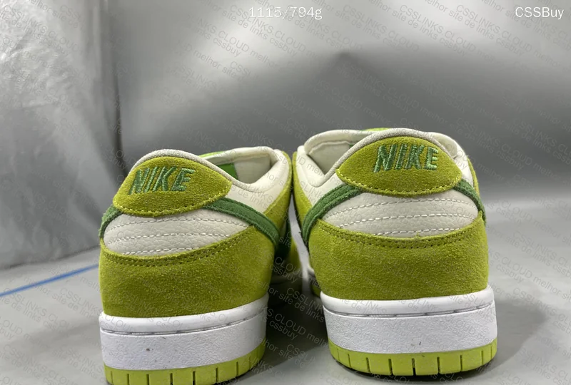 Nike SB Dunk Low Pro Sour Apple 3