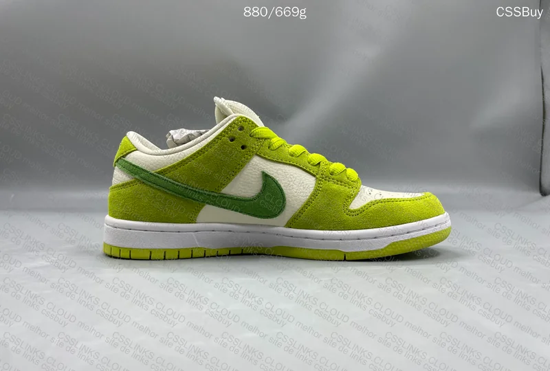 Nike SB Dunk Low Pro Sour Apple 2