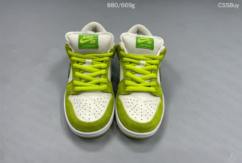 Nike SB Dunk Low Pro Sour Apple 7