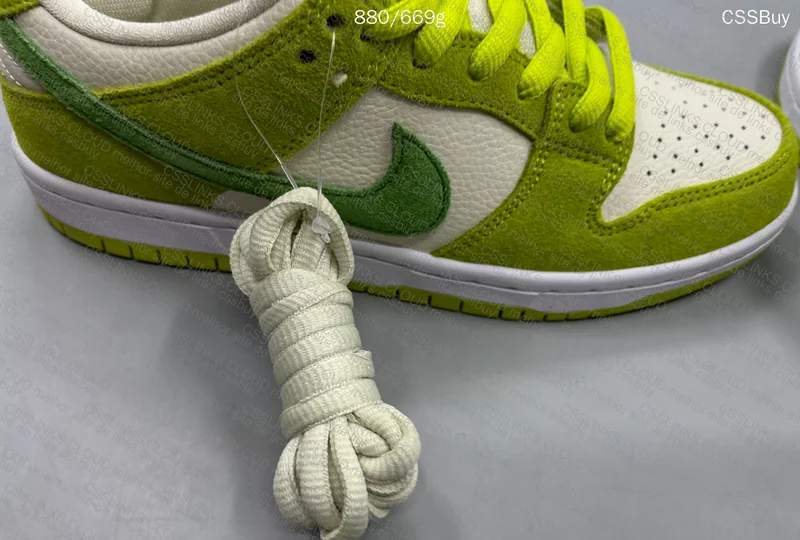 Nike SB Dunk Low Pro Sour Apple 9