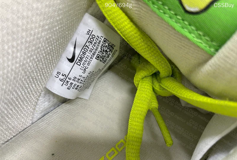 Nike SB Dunk Low Pro Sour Apple