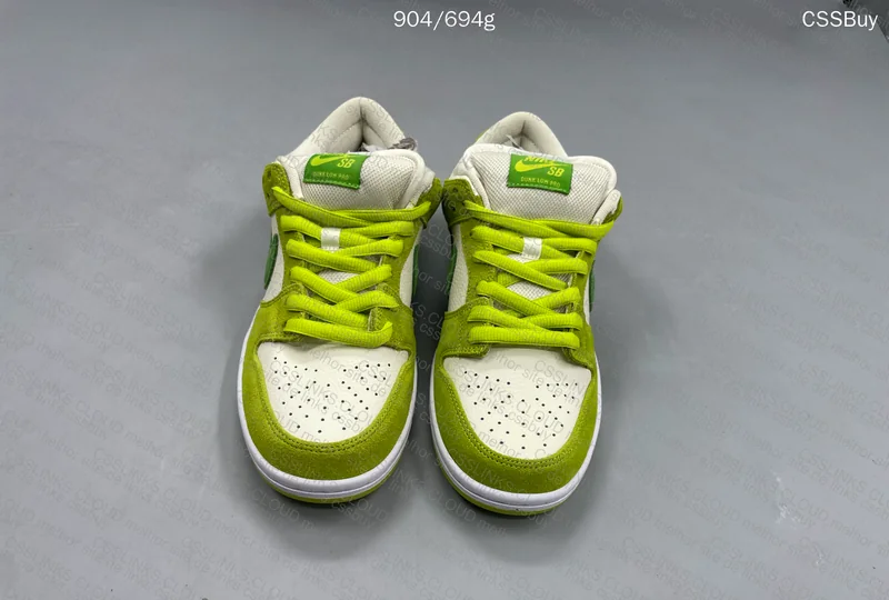 Nike SB Dunk Low Pro Sour Apple 10