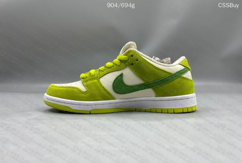 Nike SB Dunk Low Pro Sour Apple 2