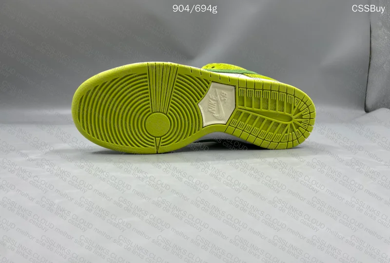 Nike SB Dunk Low Pro Sour Apple 5