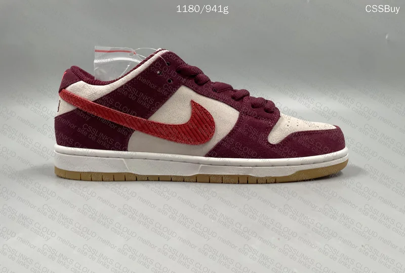 NIKE SB DUNK LOW SKATE LIKE A GIRL 4