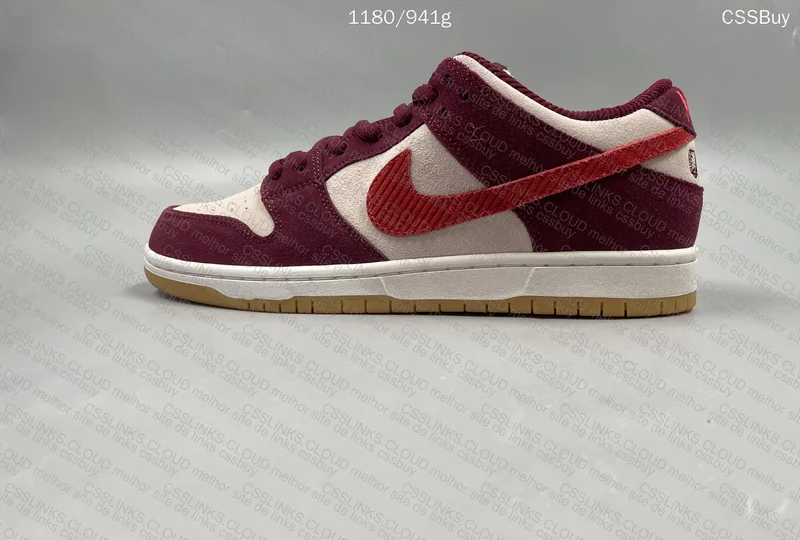 NIKE SB DUNK LOW SKATE LIKE A GIRL 7