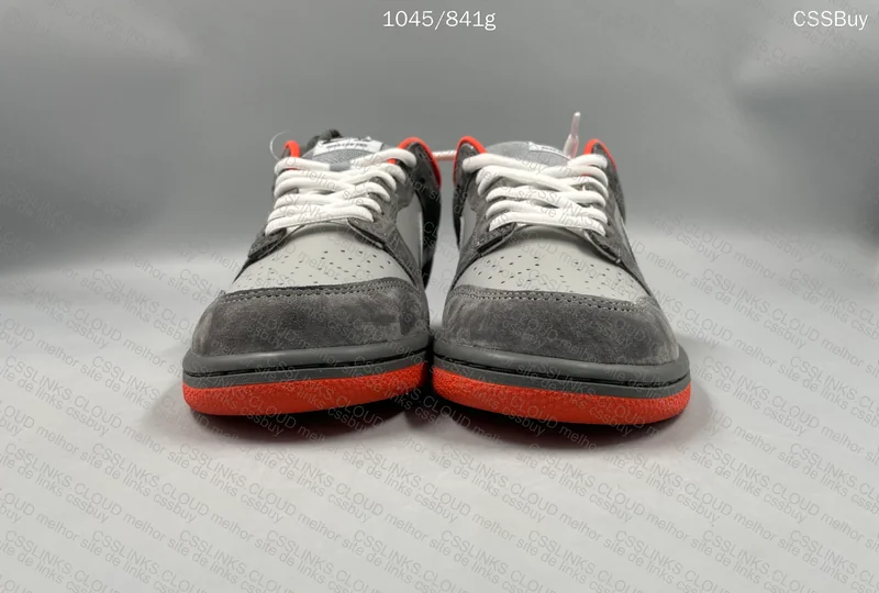 Nike SB Dunk Low Staple NYC Pigeon