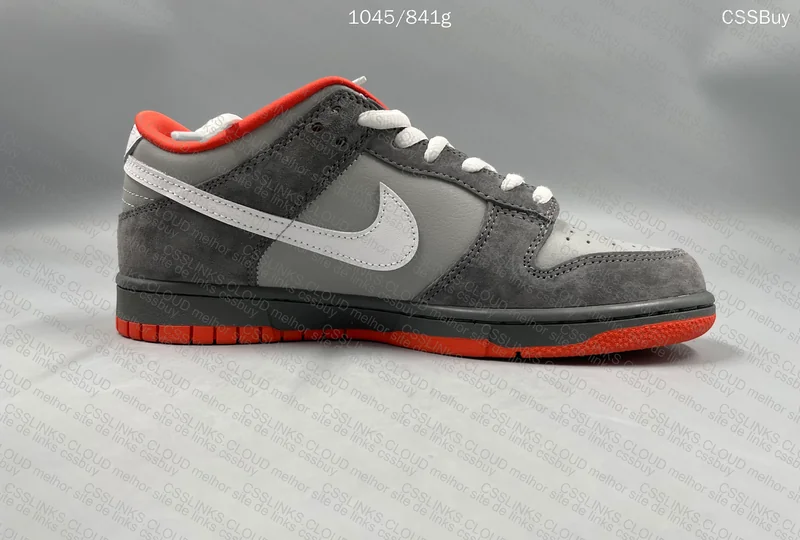 Nike SB Dunk Low Staple NYC Pigeon 2