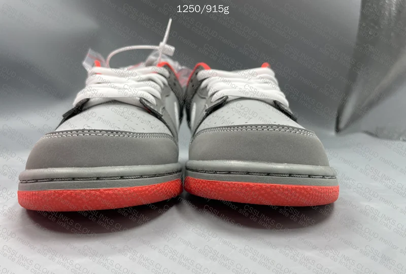 Nike SB Dunk Low Staple NYC Pigeon
