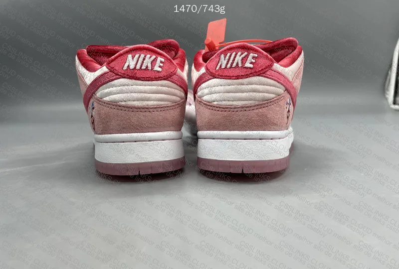 Nike SB Dunk Low StrangeLove 3
