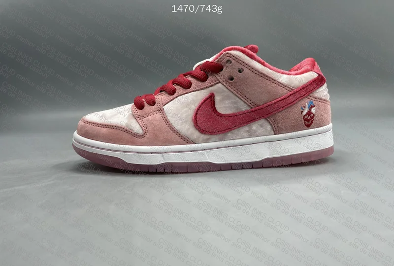 Nike SB Dunk Low StrangeLove 4