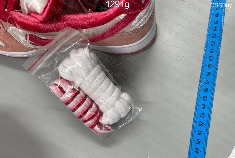 Nike SB Dunk Low StrangeLove Batch M 8