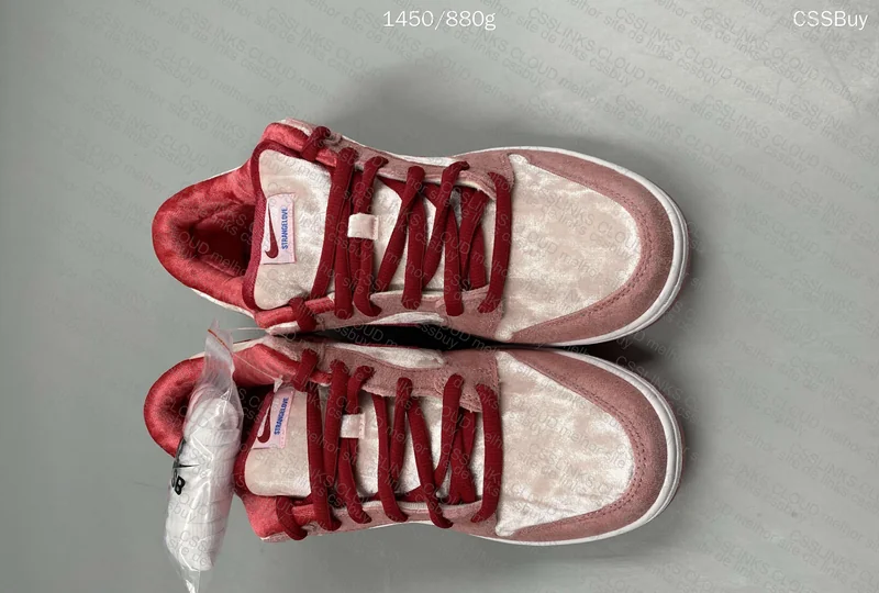 Nike SB Dunk Low StrangeLove (Valentine’s Day)