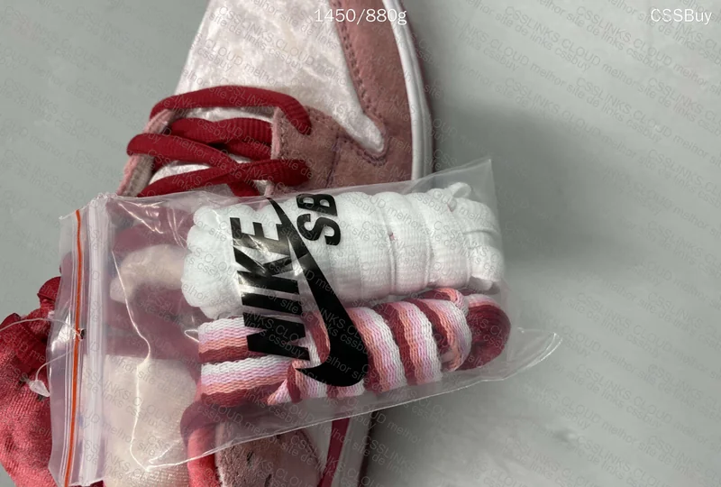 Nike SB Dunk Low StrangeLove (Valentine’s Day) 10