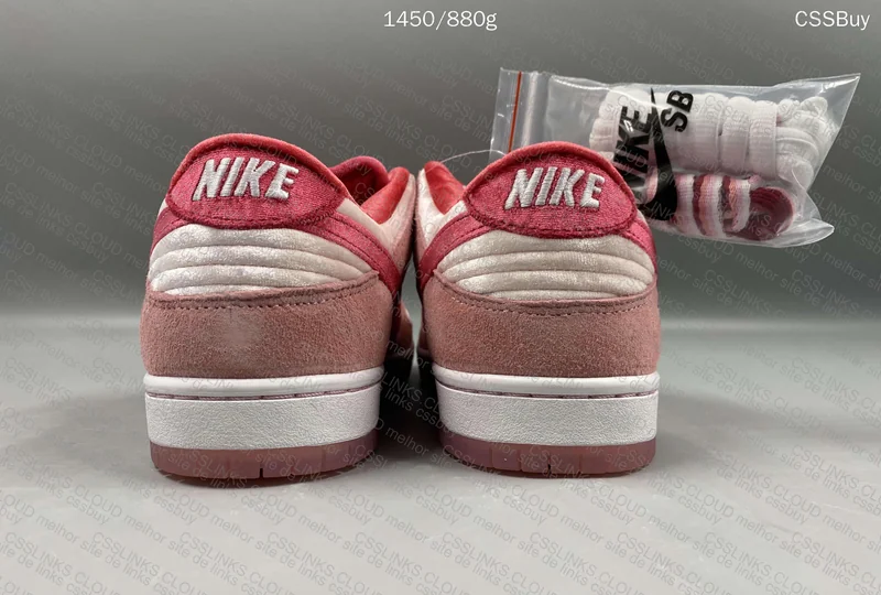 Nike SB Dunk Low StrangeLove (Valentine’s Day) 3