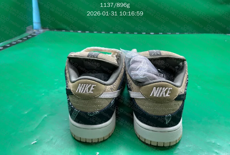 Nike SB Dunk Low Travis Scott (CT5053-001) 8
