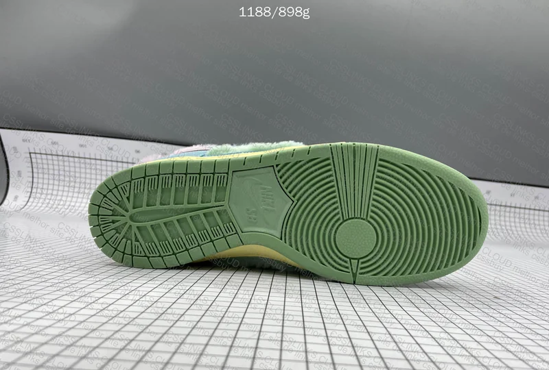 Nike SB Dunk Low Verdy Visty 10