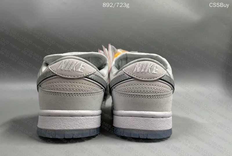 Nike SB Dunk Low White Lobster (Friends and Family)