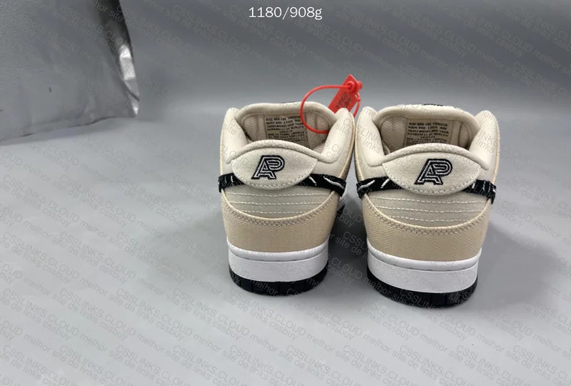 Nike SB Dunk Low x Albino & Preto 2