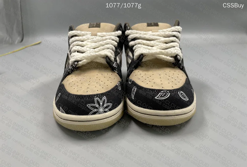 Nike SB Dunk Low x Travis Scott 2