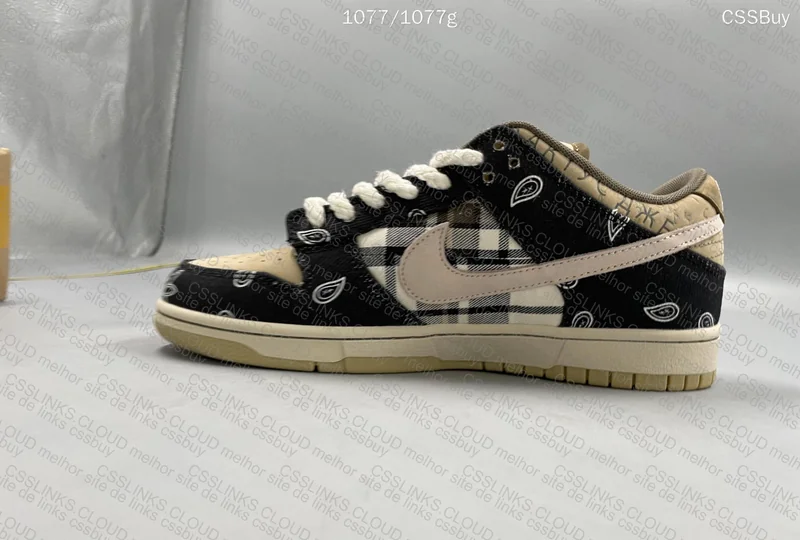 Nike SB Dunk Low x Travis Scott 5