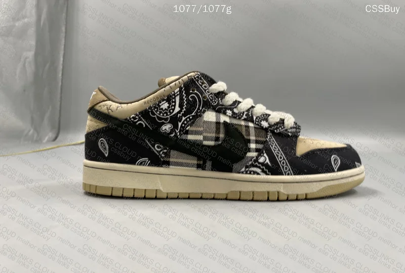 Nike SB Dunk Low x Travis Scott 6