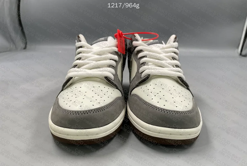 Nike SB Dunk Low x Yuto - Wolf Grey 2