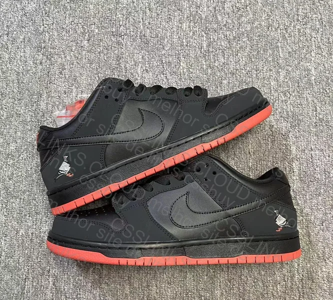 Nike SB Dunk LowBlack Pigeon