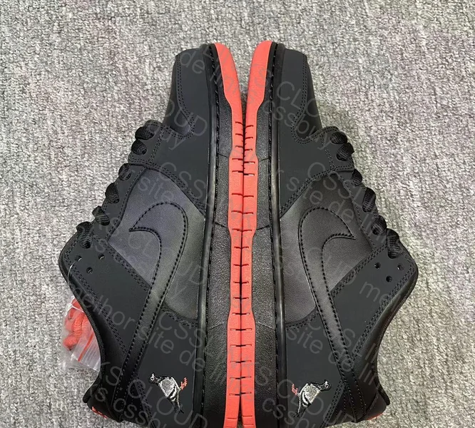 Nike SB Dunk LowBlack Pigeon 2