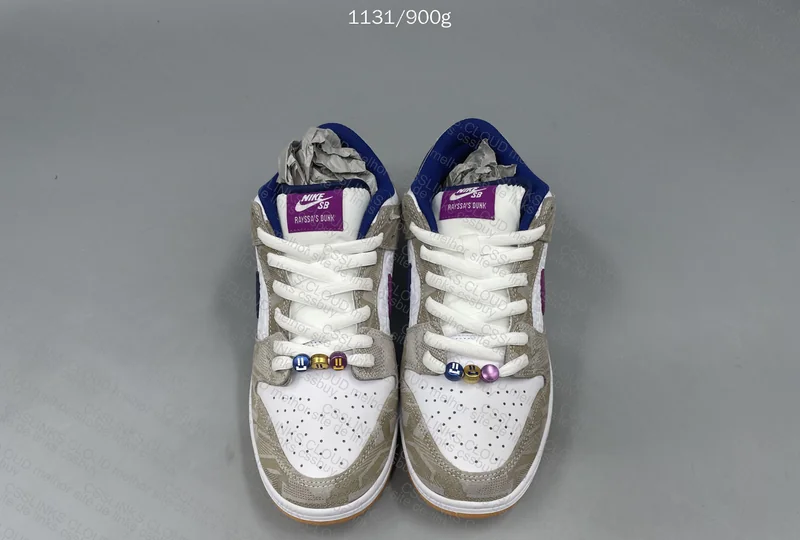 Nike SB Dunk Seller Placed Different Shoe