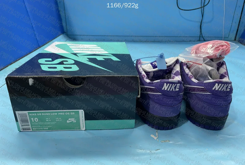 Nike SB Dunk Purple Lobster