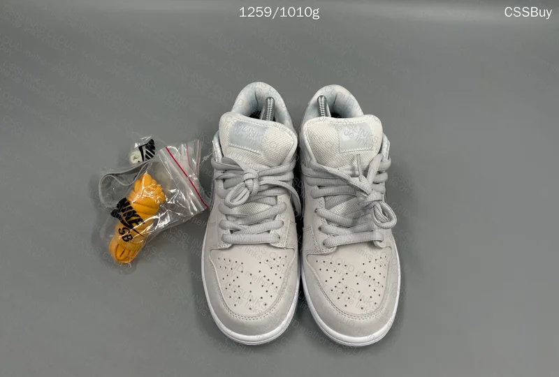Nike SB Dunk White Lobster 2