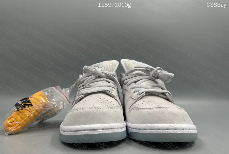 Nike SB Dunk White Lobster 4