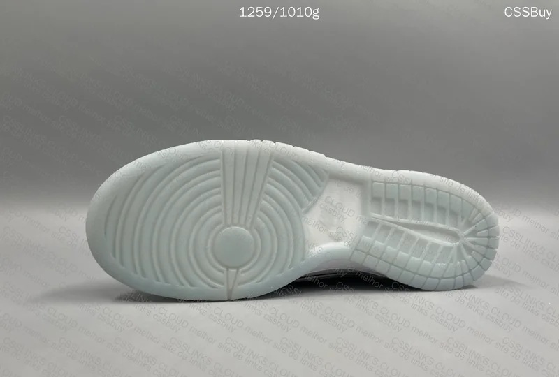 Nike SB Dunk White Lobster 6