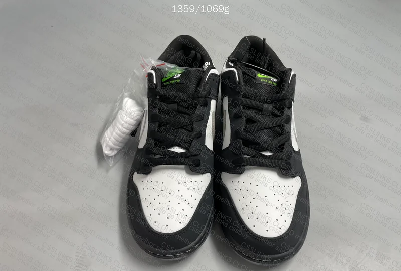 Nike SB Staples Panda 2