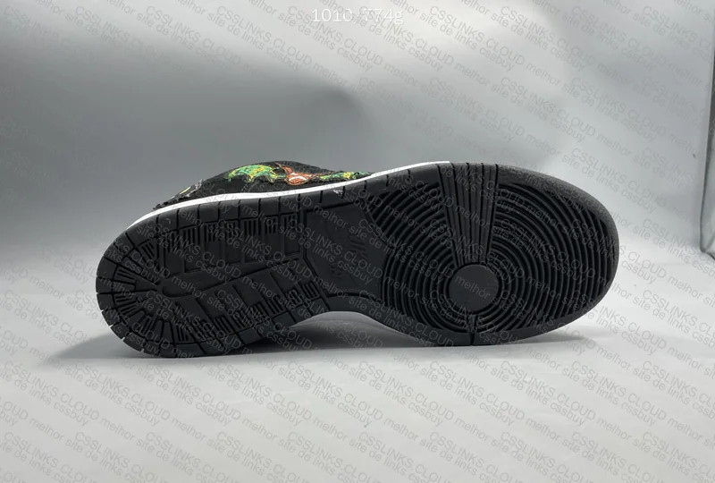 Nike sb x Neck face 6