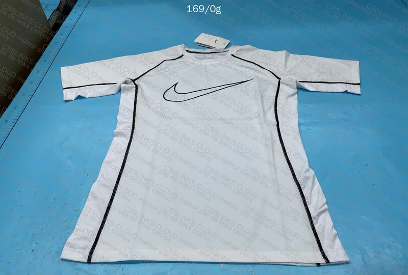 Nike Short Sleeve (M with Measurements) 4