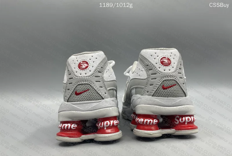 Nike Shox R4 Supreme 2