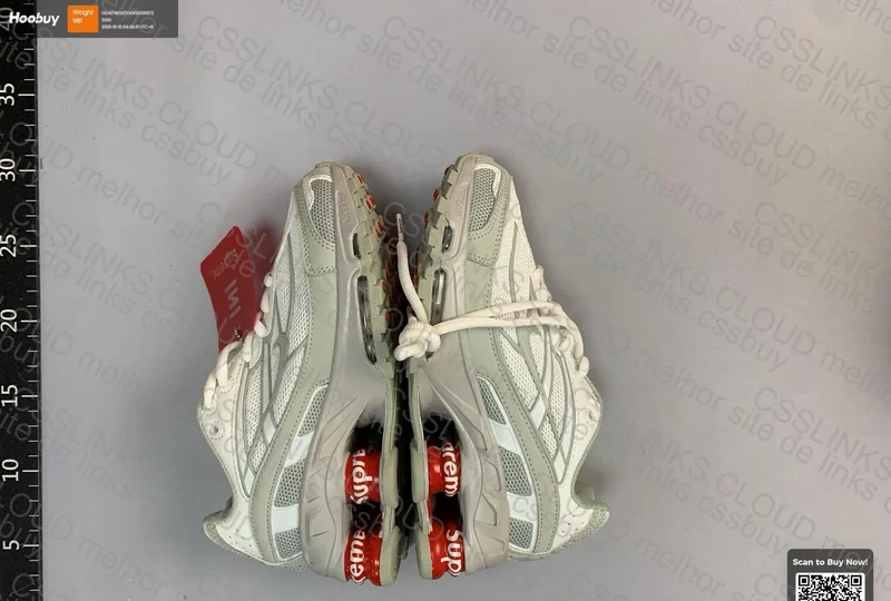 Nike Shox R4 Supreme