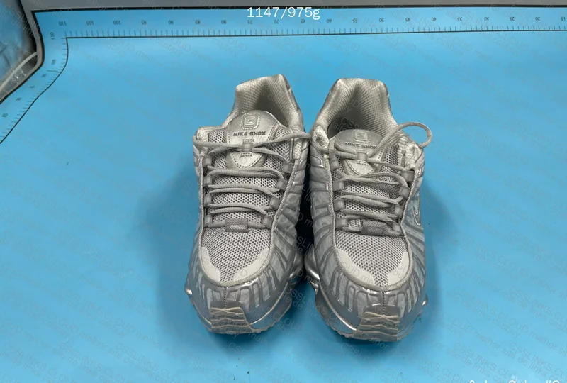 nike shox silver