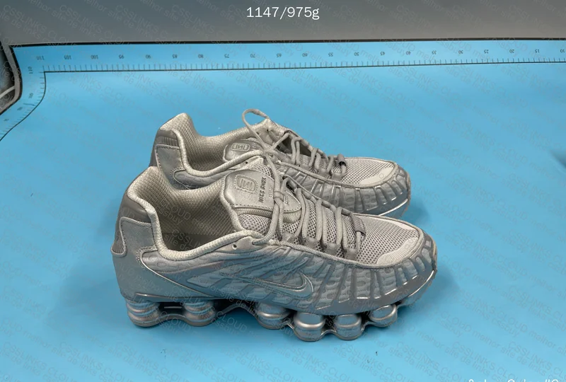 nike shox silver 6